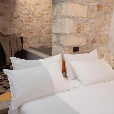Il Quinto Elemento - Of Charme Apartment