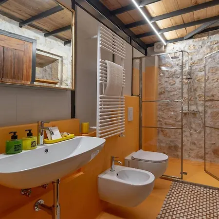 Apartment Il Quinto Elemento - Of Charme *